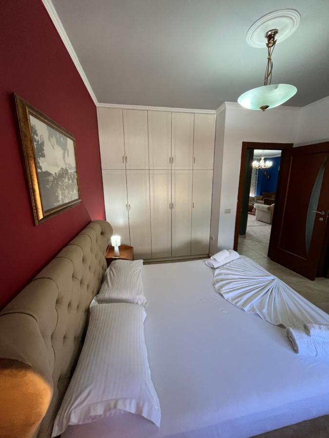 Skanderbeg Square Explorer Apartment *